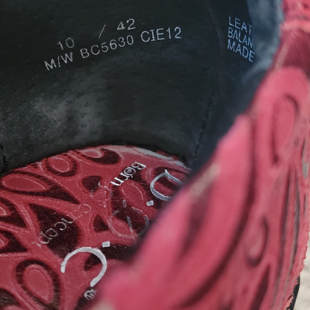 Women's Red Patterned Shoes - Picture 6 of 7